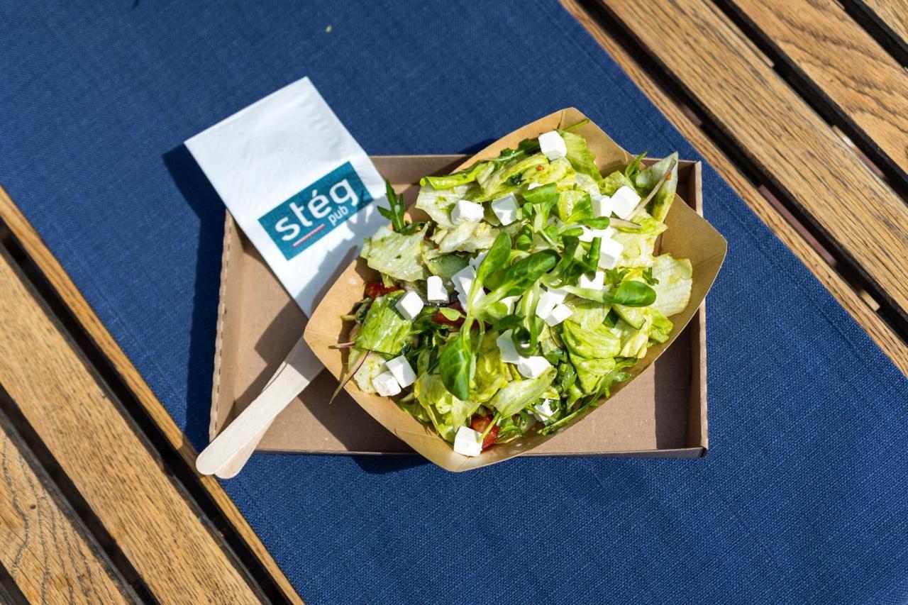 Island Hostel Budapest (Adults Only) Eksteriør bilde A salad from Stég