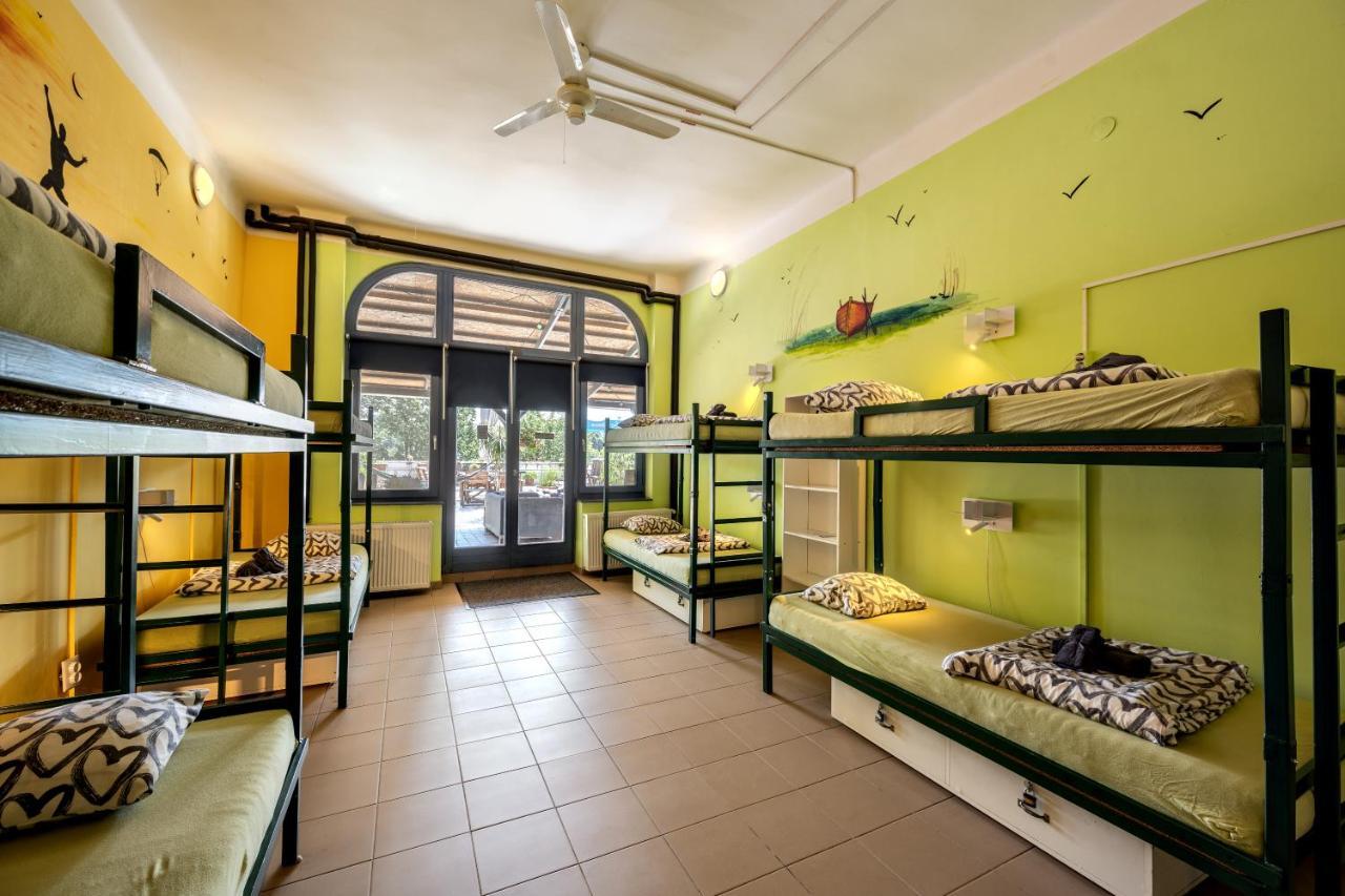 Island Hostel Budapest (Adults Only) Eksteriør bilde Hostel in Rome, Italy
