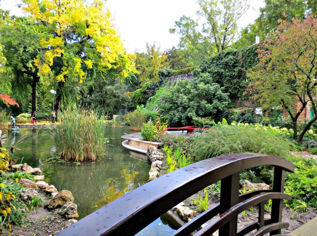 Island Hostel Budapest (Adults Only) Eksteriør bilde The Japanese garden