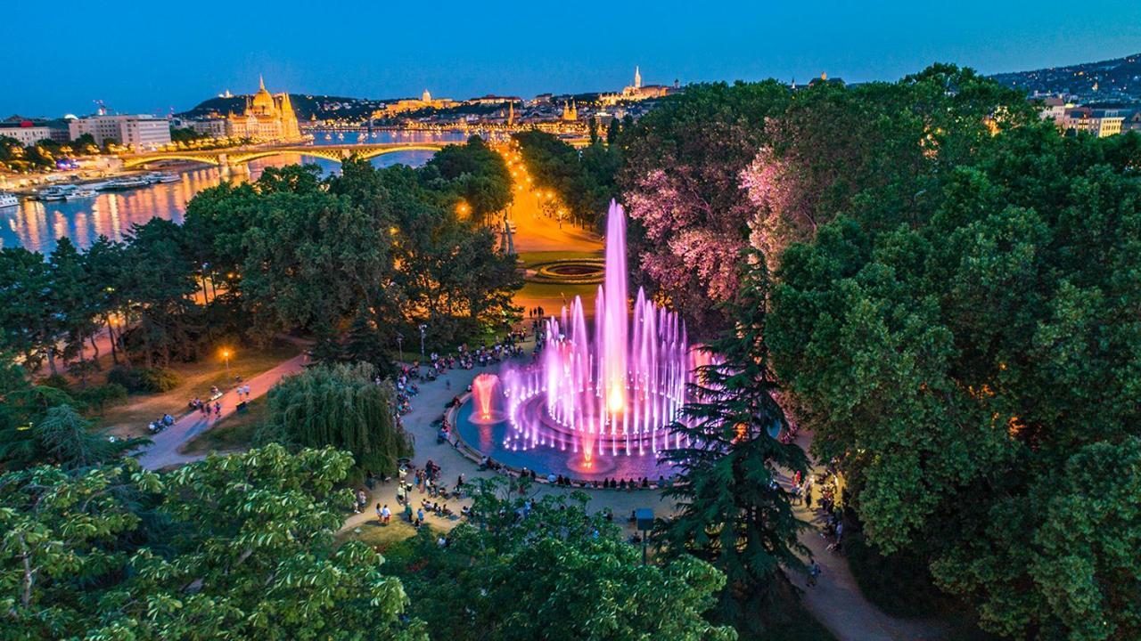 Island Hostel Budapest (Adults Only) Eksteriør bilde The Danube Park