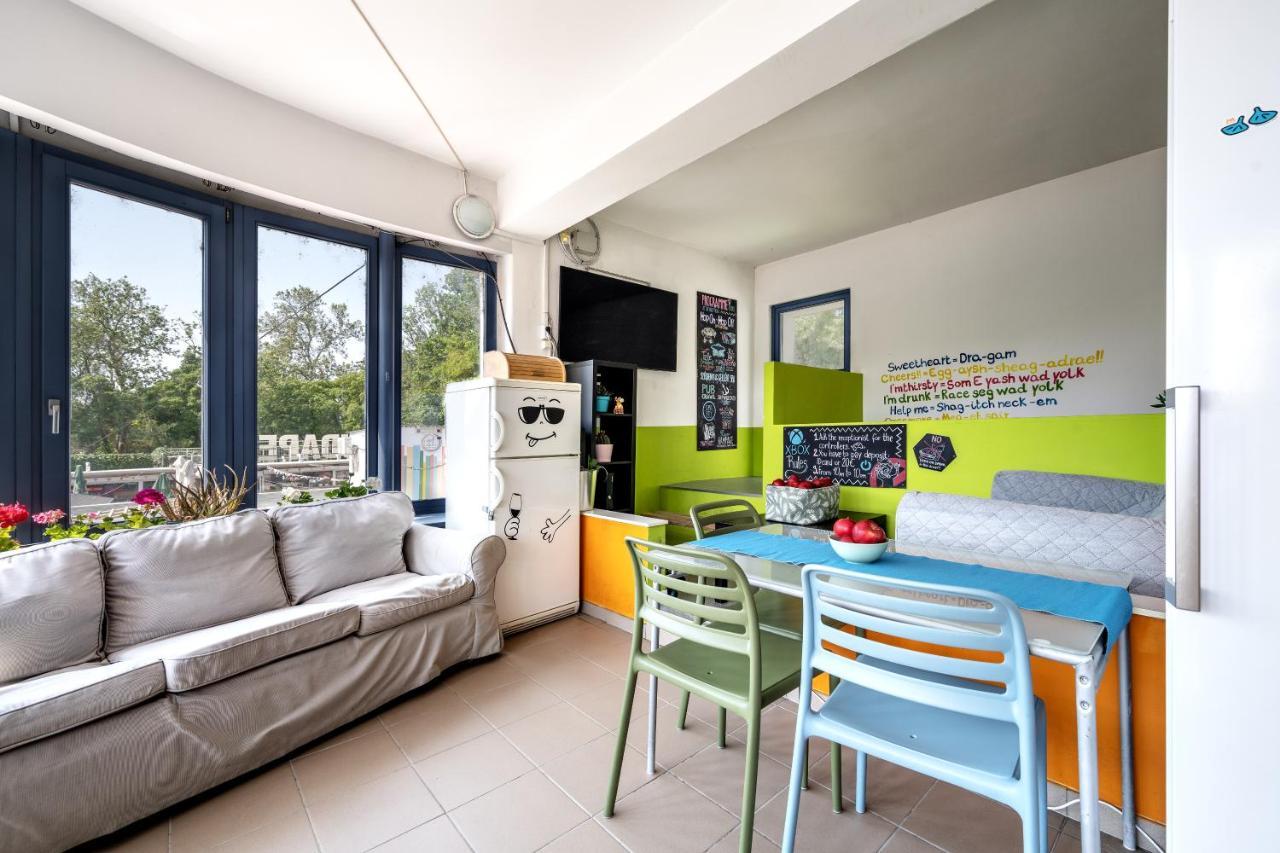 Island Hostel Budapest (Adults Only) Eksteriør bilde The kitchen of the house